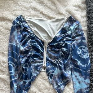 SHEIN Blue Tie-Dye Zip-Front Cropped Top